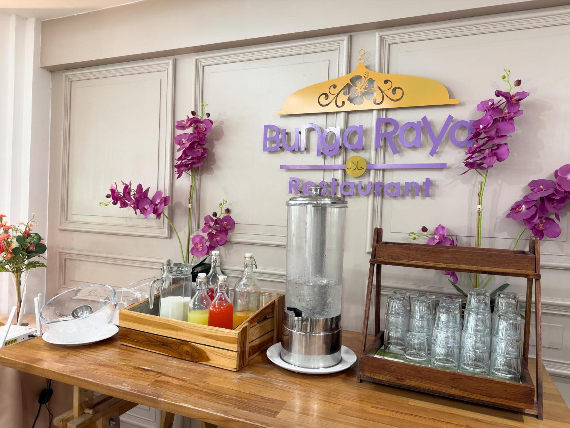 Regent Ramkhamhaeng 22 Hotel Bangkok Exterior photo