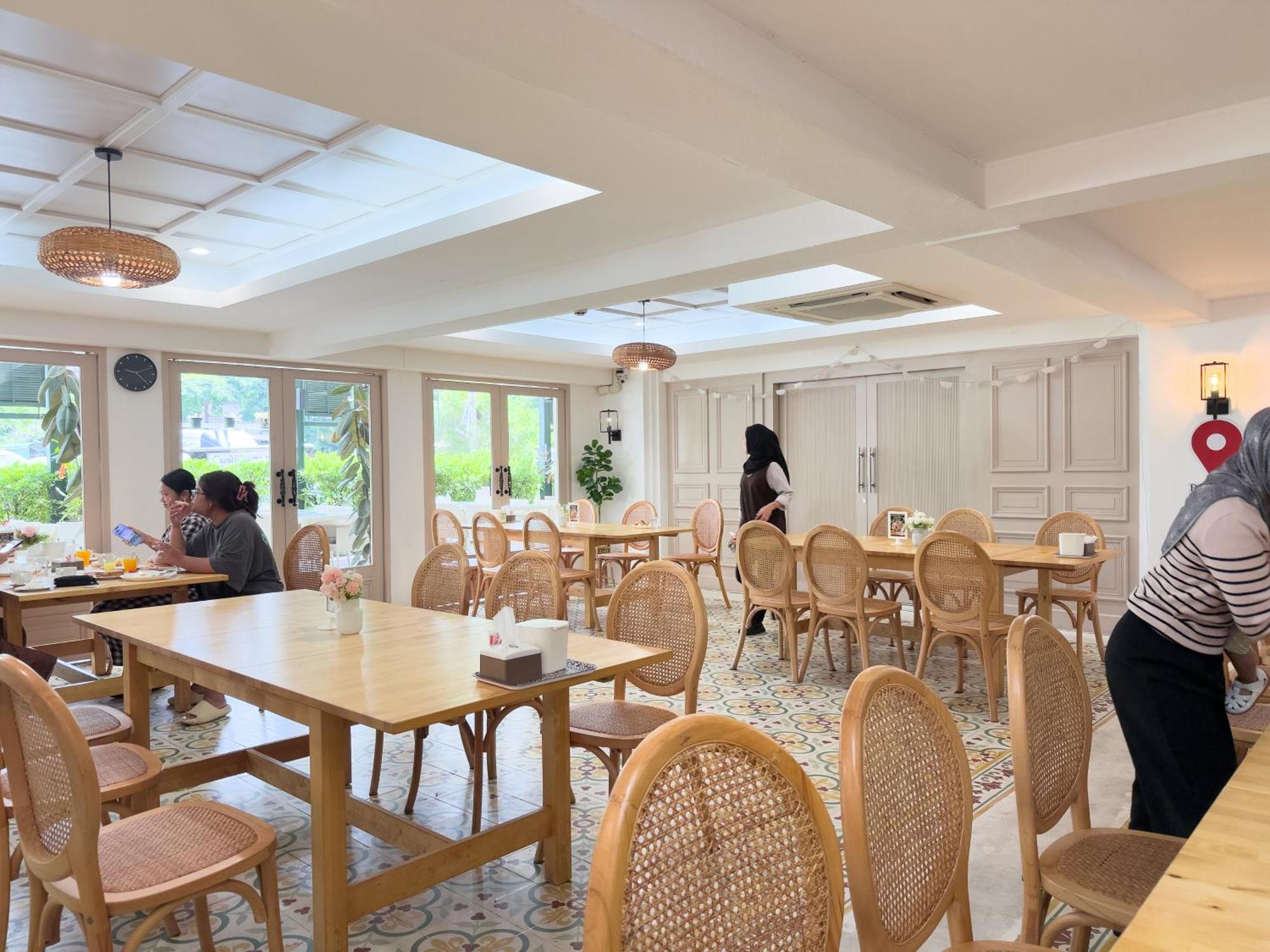 Regent Ramkhamhaeng 22 Hotel Bangkok Exterior photo