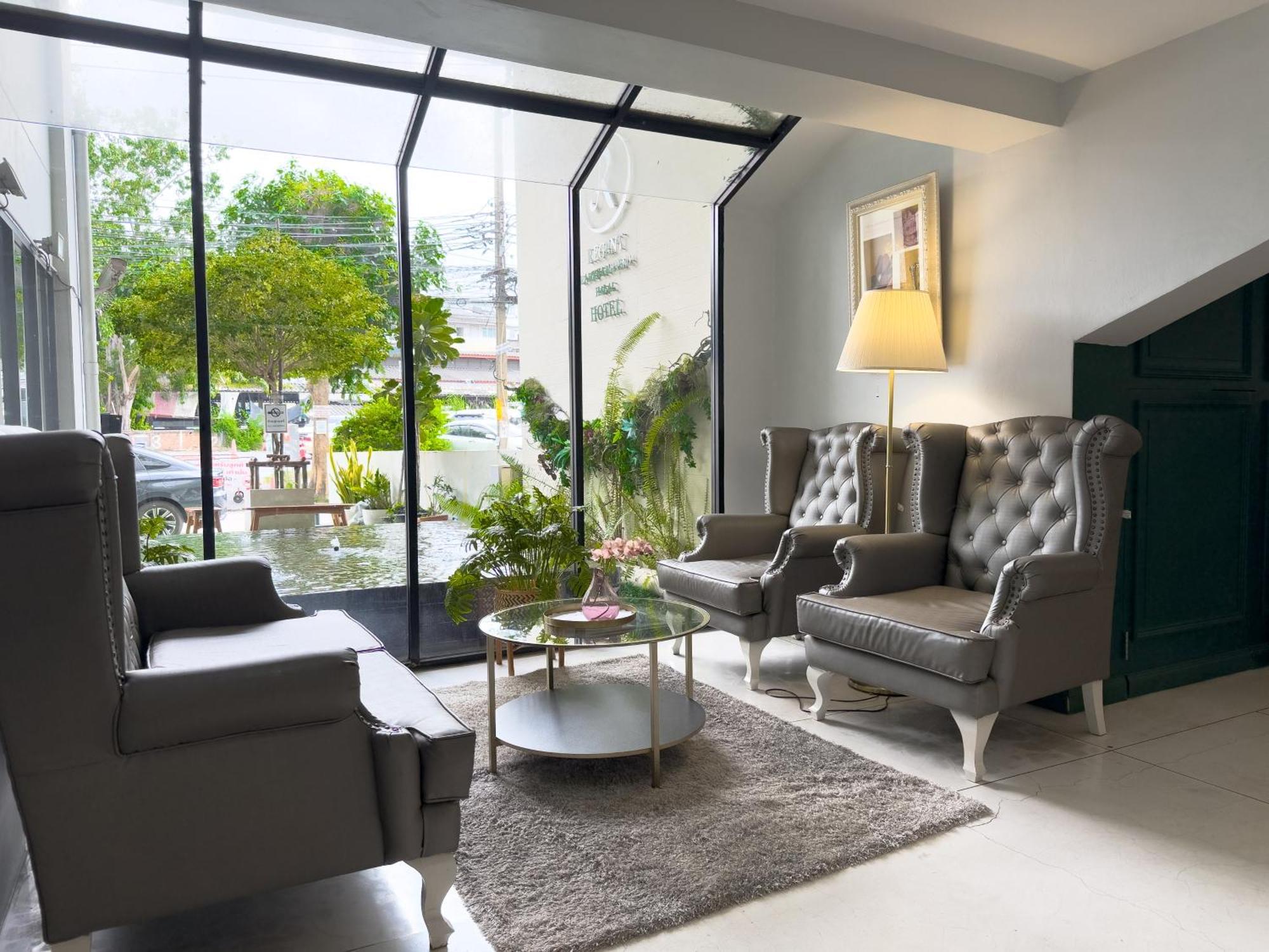 Regent Ramkhamhaeng 22 Hotel Bangkok Exterior photo