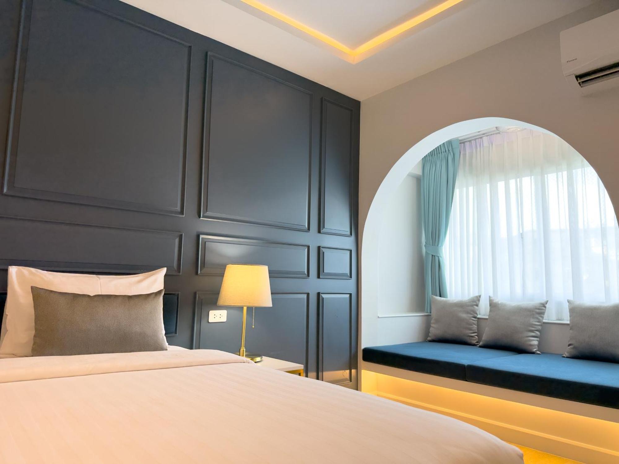 Regent Ramkhamhaeng 22 Hotel Bangkok Exterior photo