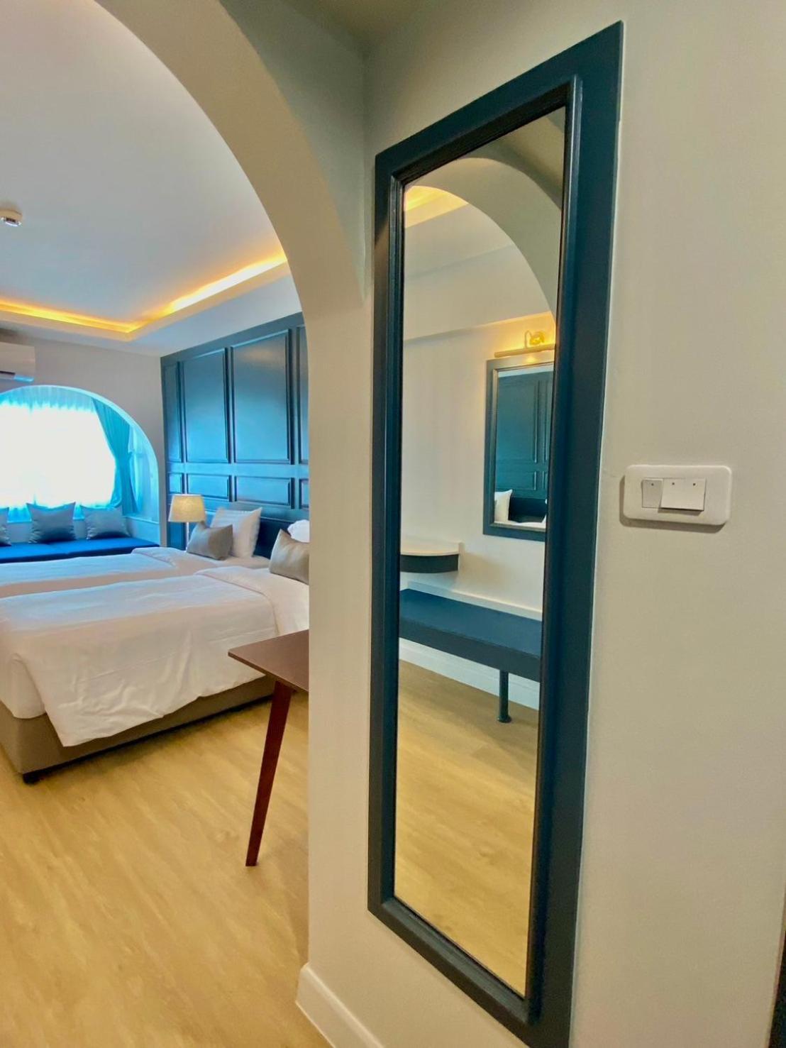 Regent Ramkhamhaeng 22 Hotel Bangkok Exterior photo
